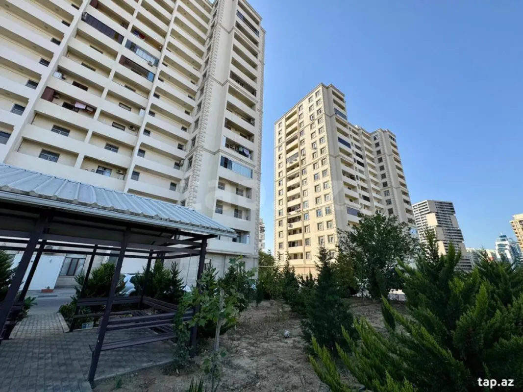 Satılır 3 otaqlı yeni tikili 130 m²