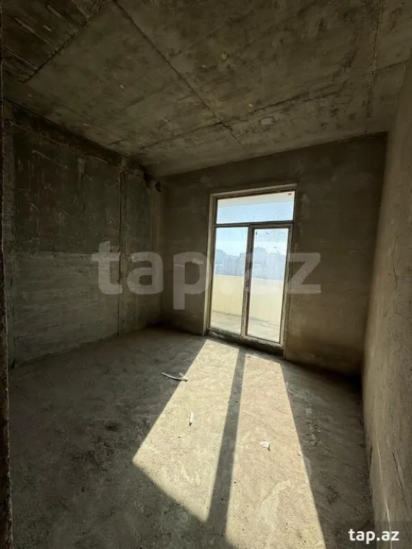 Satılır 3 otaqlı yeni tikili 130 m²