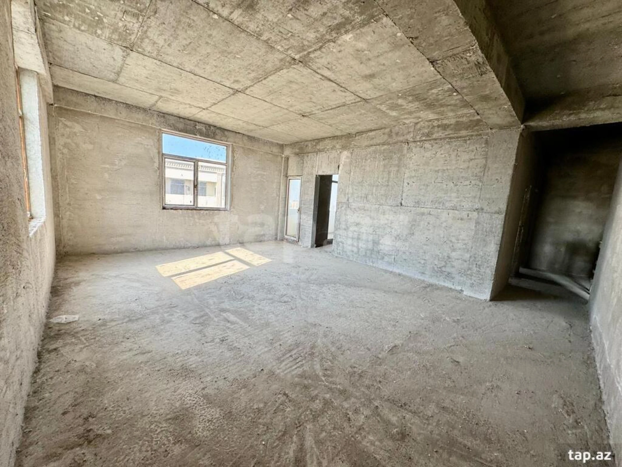 Satılır 3 otaqlı yeni tikili 130 m²