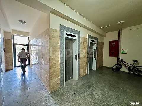 Satılır 3 otaqlı yeni tikili 130 m²