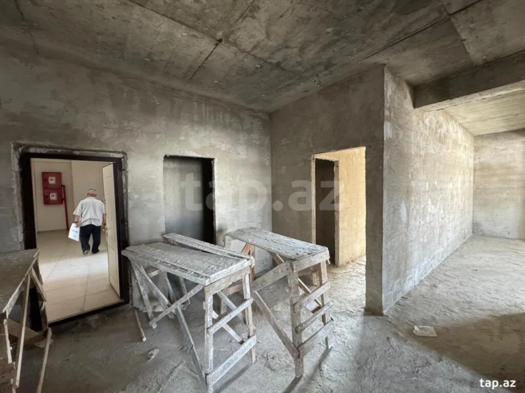 Satılır 3 otaqlı yeni tikili 130 m²