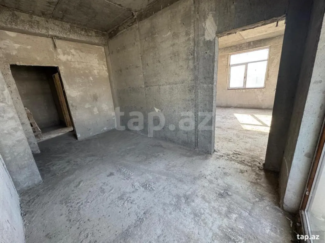 Satılır 3 otaqlı yeni tikili 130 m²