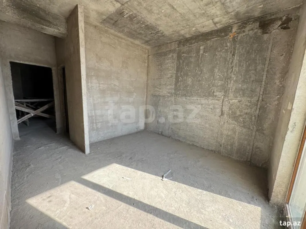 Satılır 3 otaqlı yeni tikili 130 m²