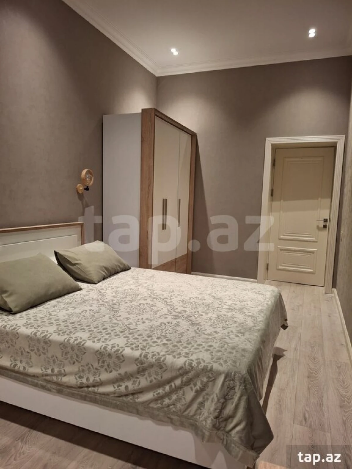 Satılır 2 otaqlı mənzil 55 m²