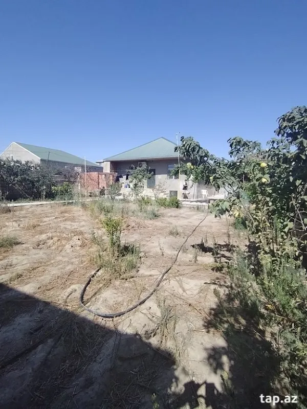 Satılır 4 otaqlı həyət evi