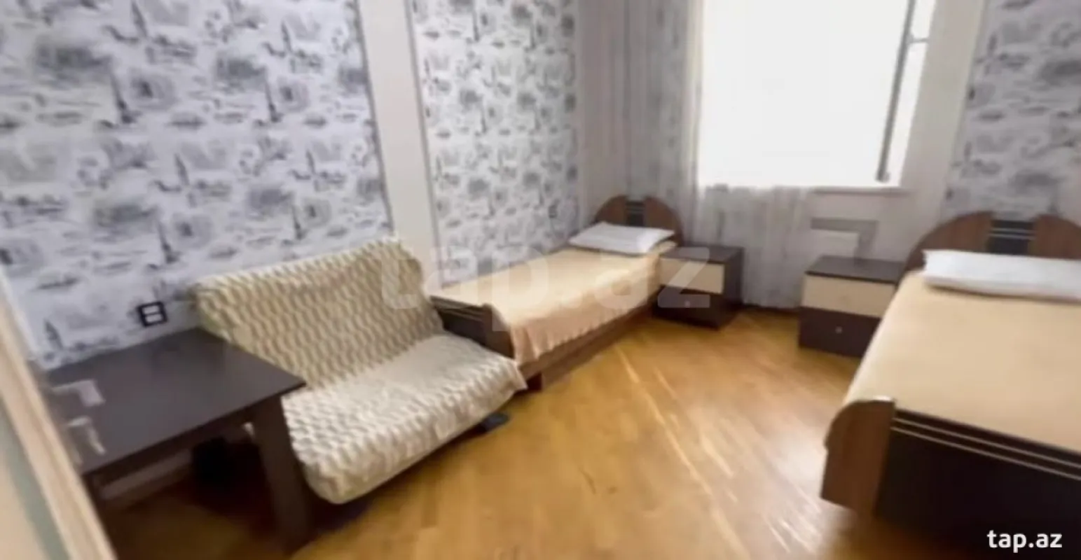 Satılır 6 otaqlı həyət evi 240 m²