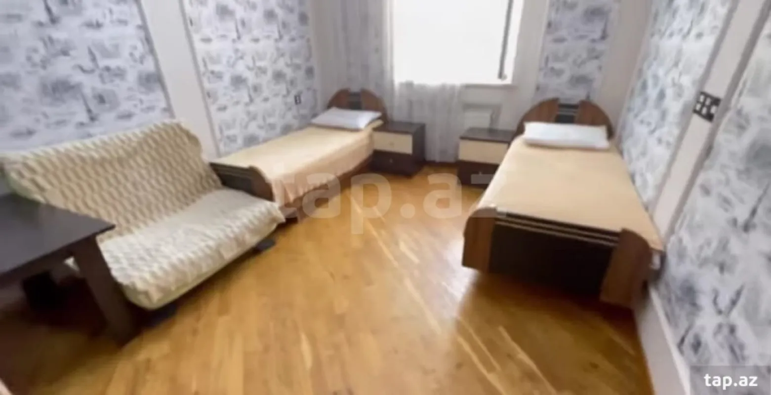 Satılır 6 otaqlı həyət evi 240 m²