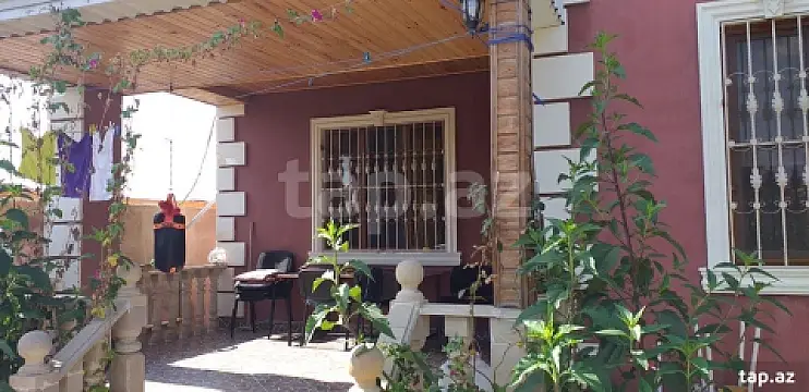 Satılır 6 otaqlı həyət evi 240 m²
