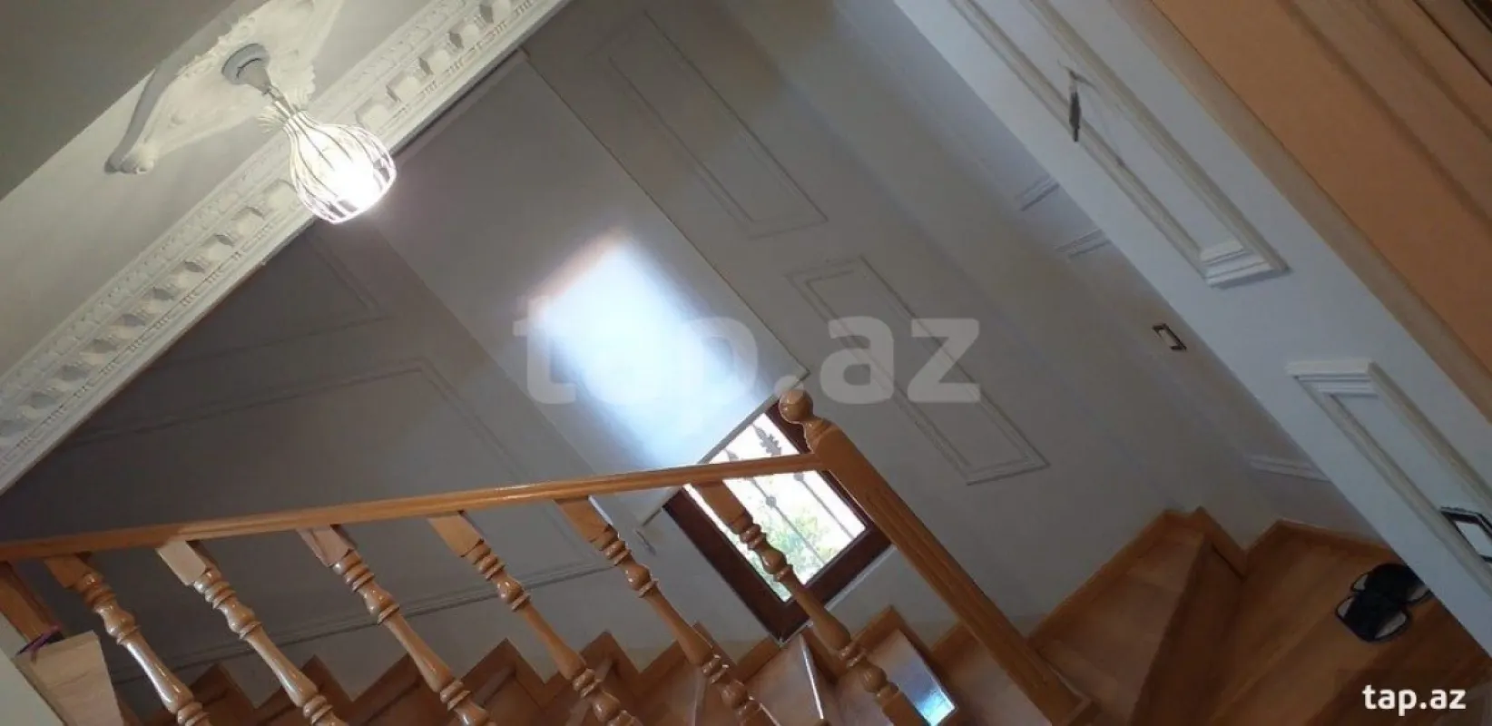 Satılır 6 otaqlı həyət evi 240 m²