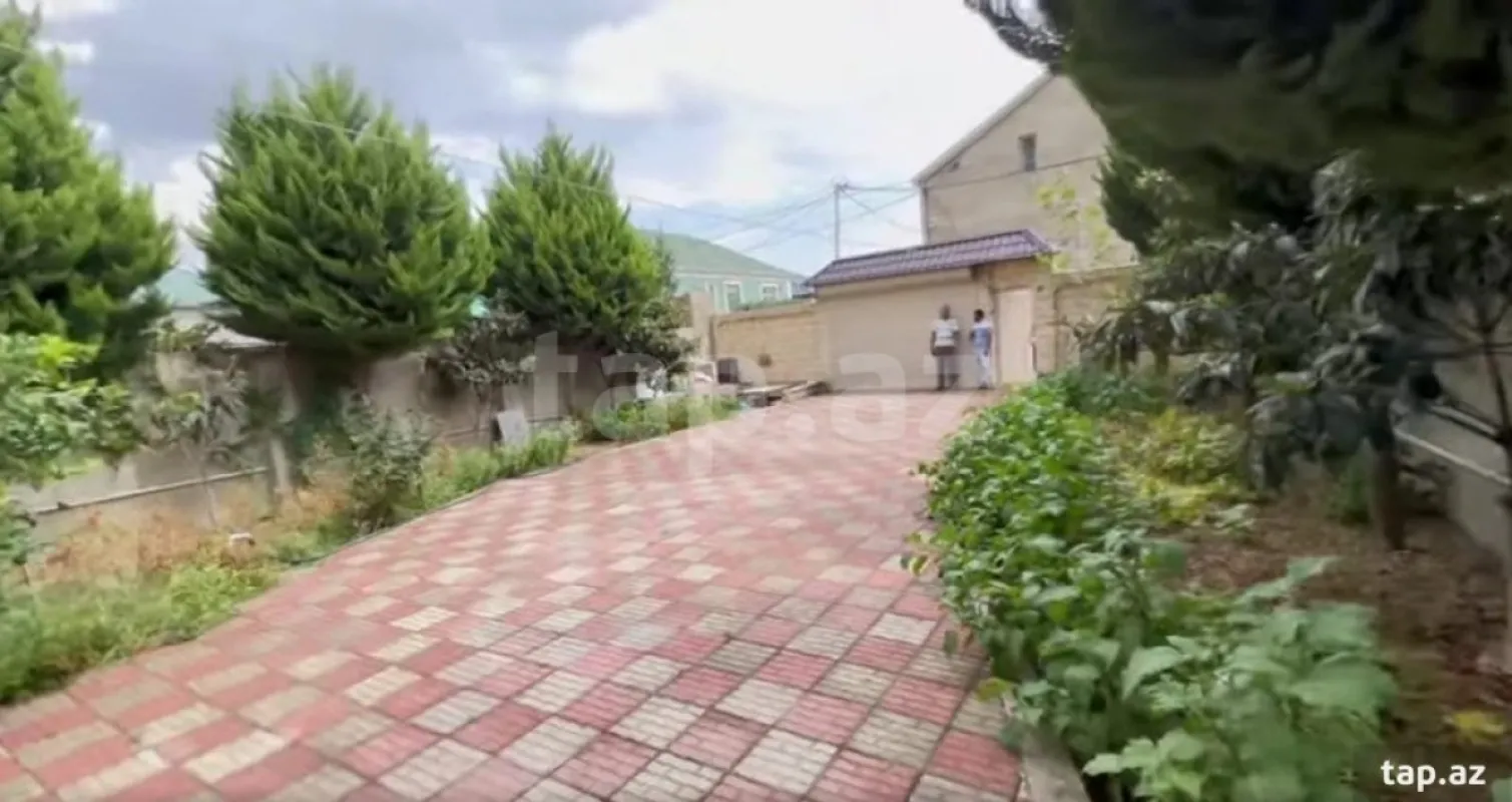 Satılır 6 otaqlı həyət evi 240 m²