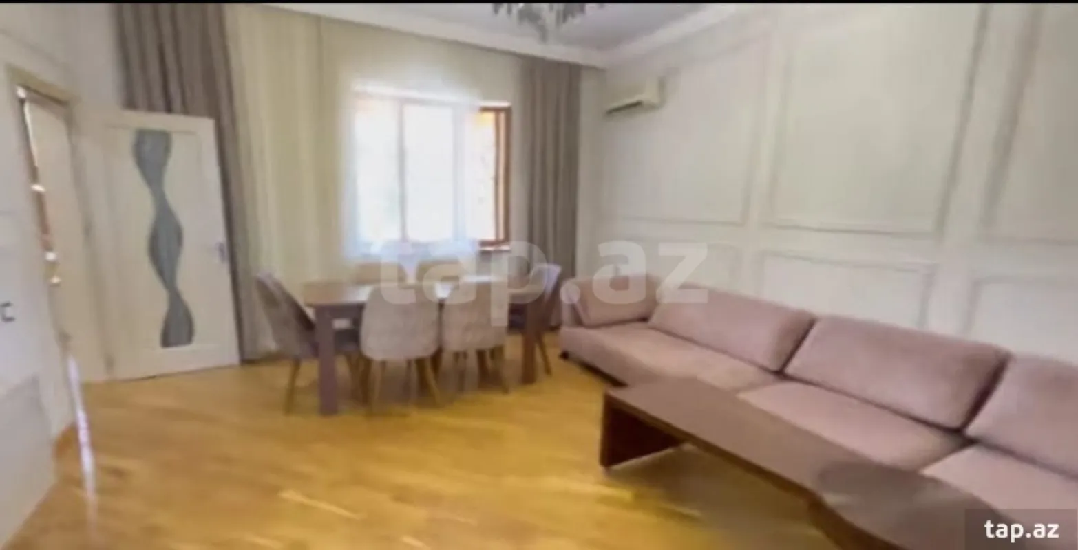 Satılır 6 otaqlı həyət evi 240 m²