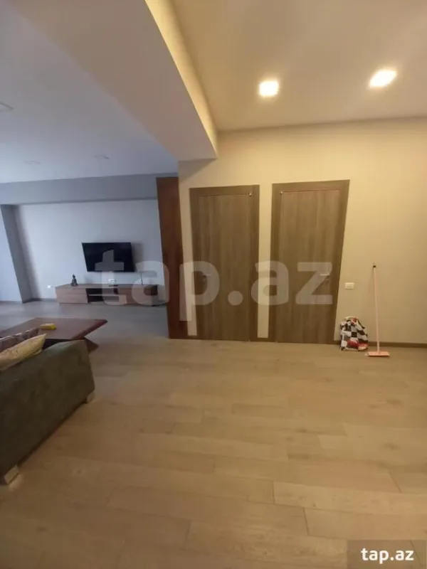 Satılır 3 otaqlı yeni tikili 125 m²