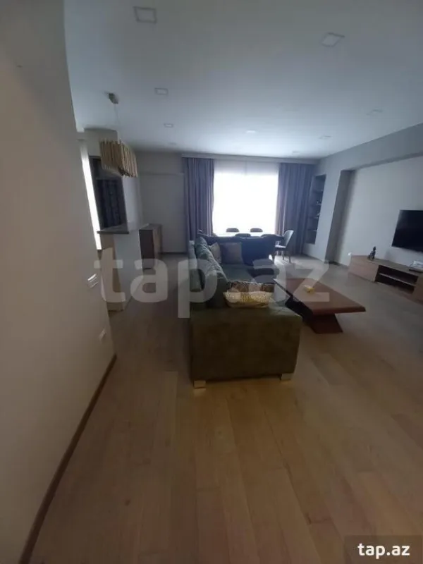 Satılır 3 otaqlı yeni tikili 125 m²