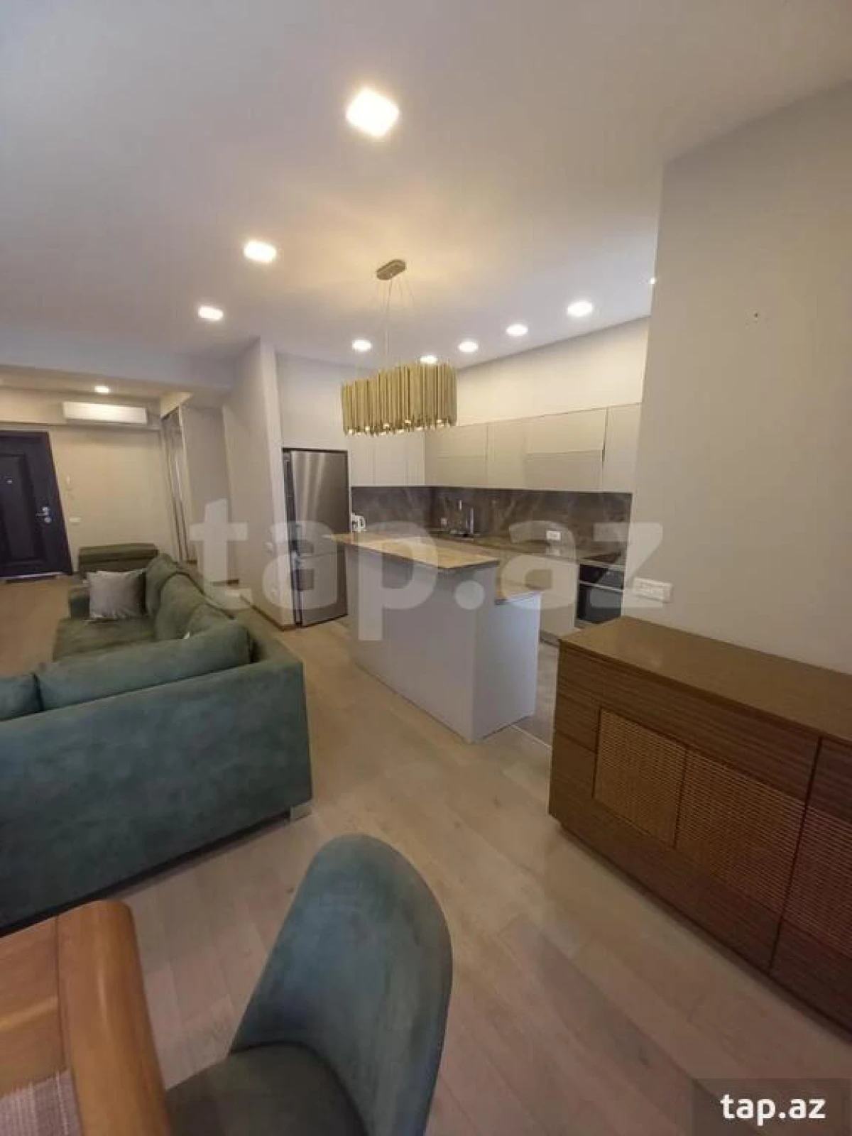 Satılır 3 otaqlı yeni tikili 125 m²