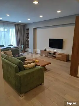 Satılır 3 otaqlı yeni tikili 125 m²