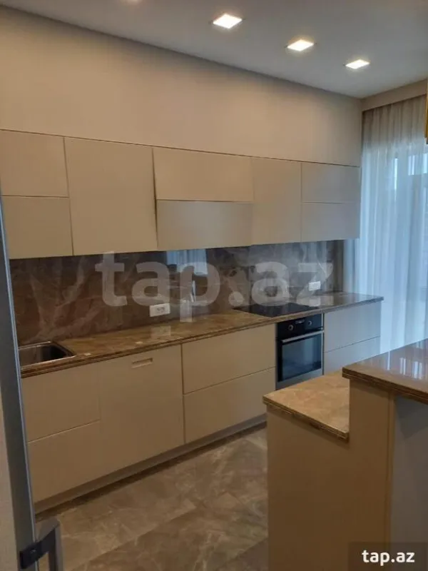 Satılır 3 otaqlı yeni tikili 125 m²