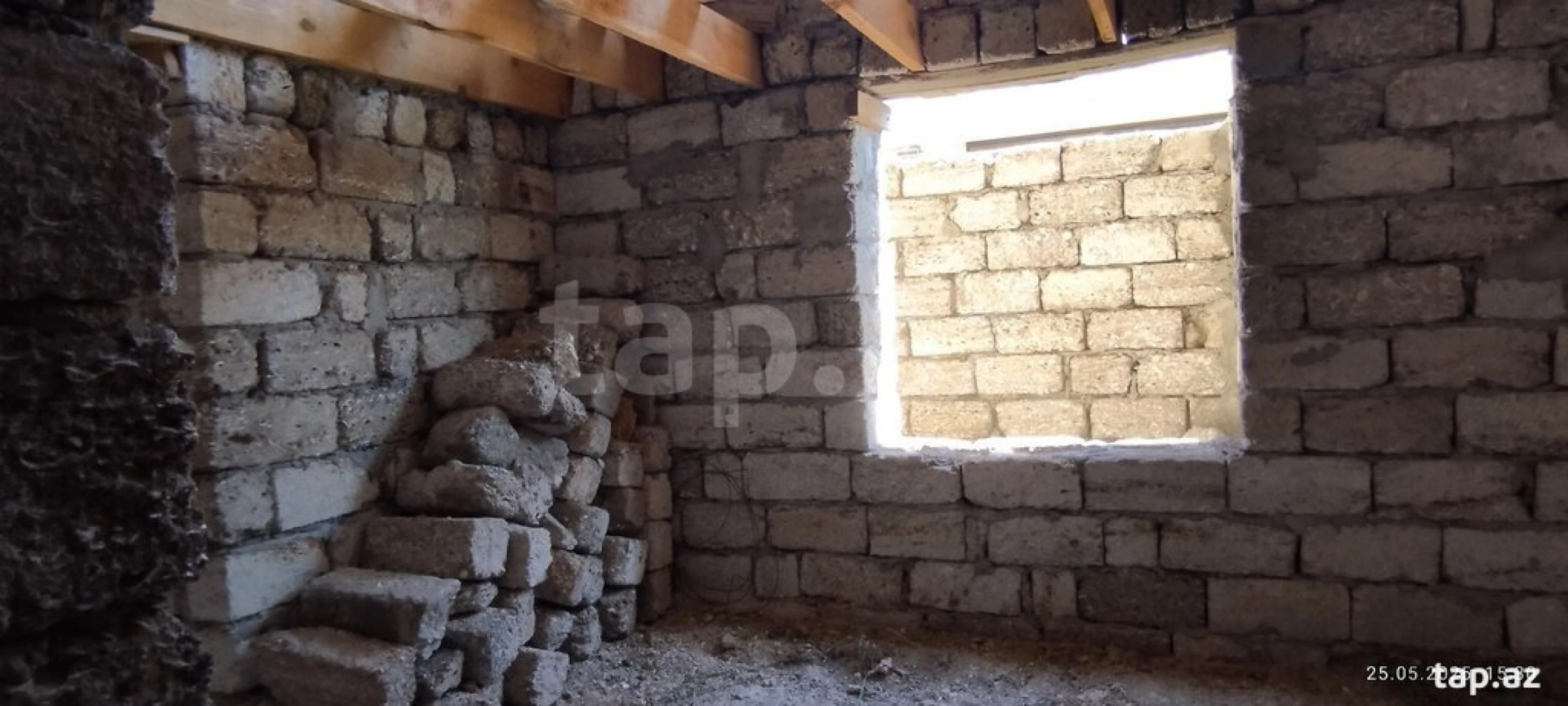 Satılır 4 otaqlı həyət evi