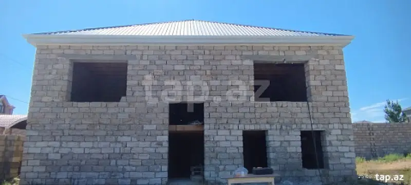 Satılır 4 otaqlı həyət evi