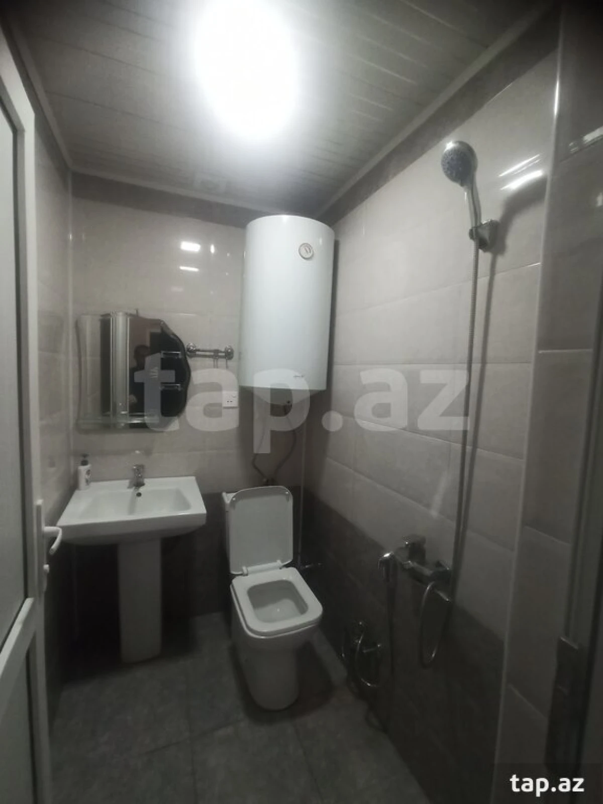 Kirayə verilir 2 otaqlı yeni tikili 56 m²