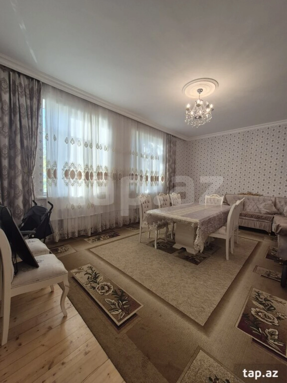 Satılır 9 otaqlı həyət evi
