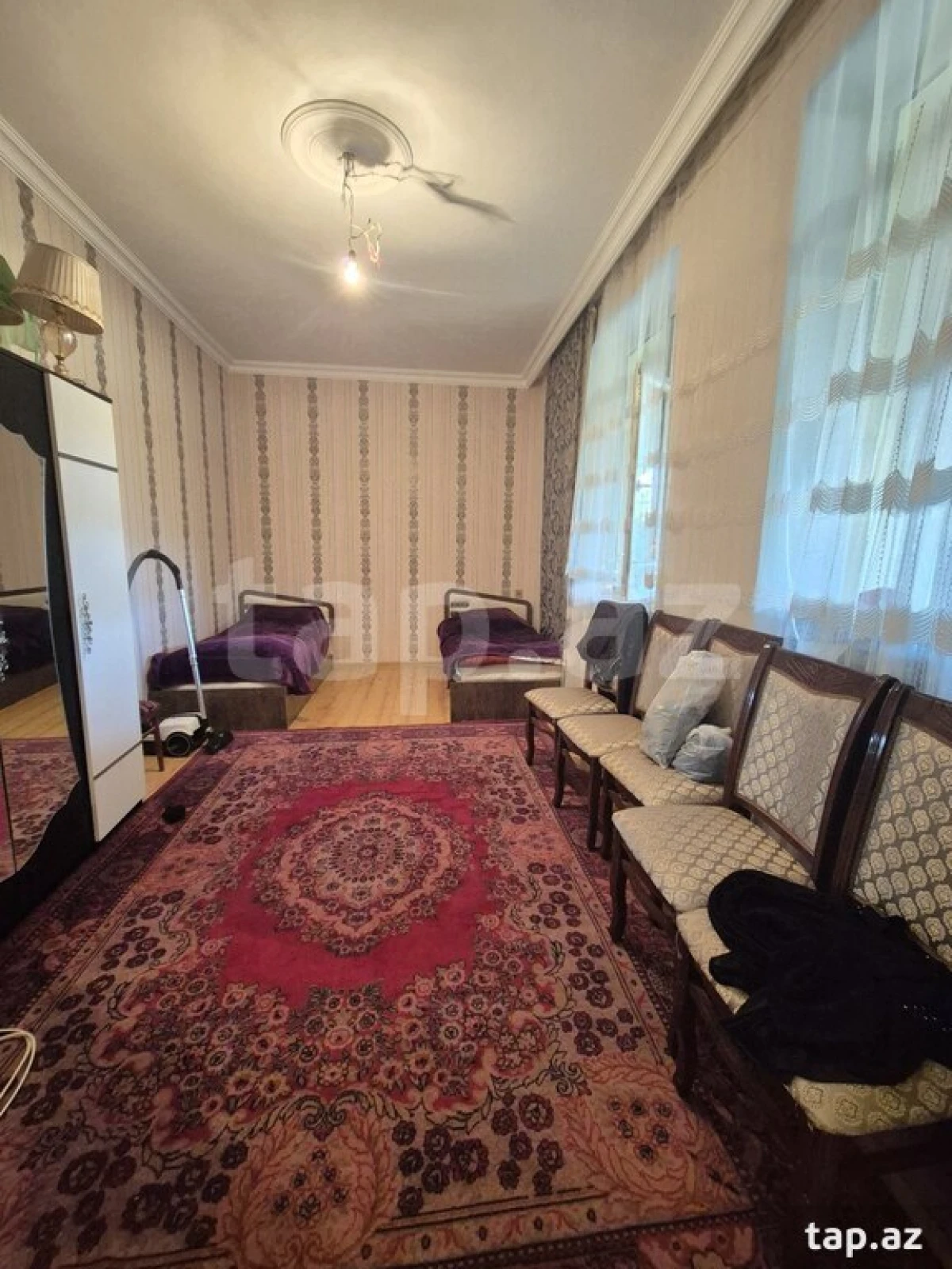 Satılır 9 otaqlı həyət evi
