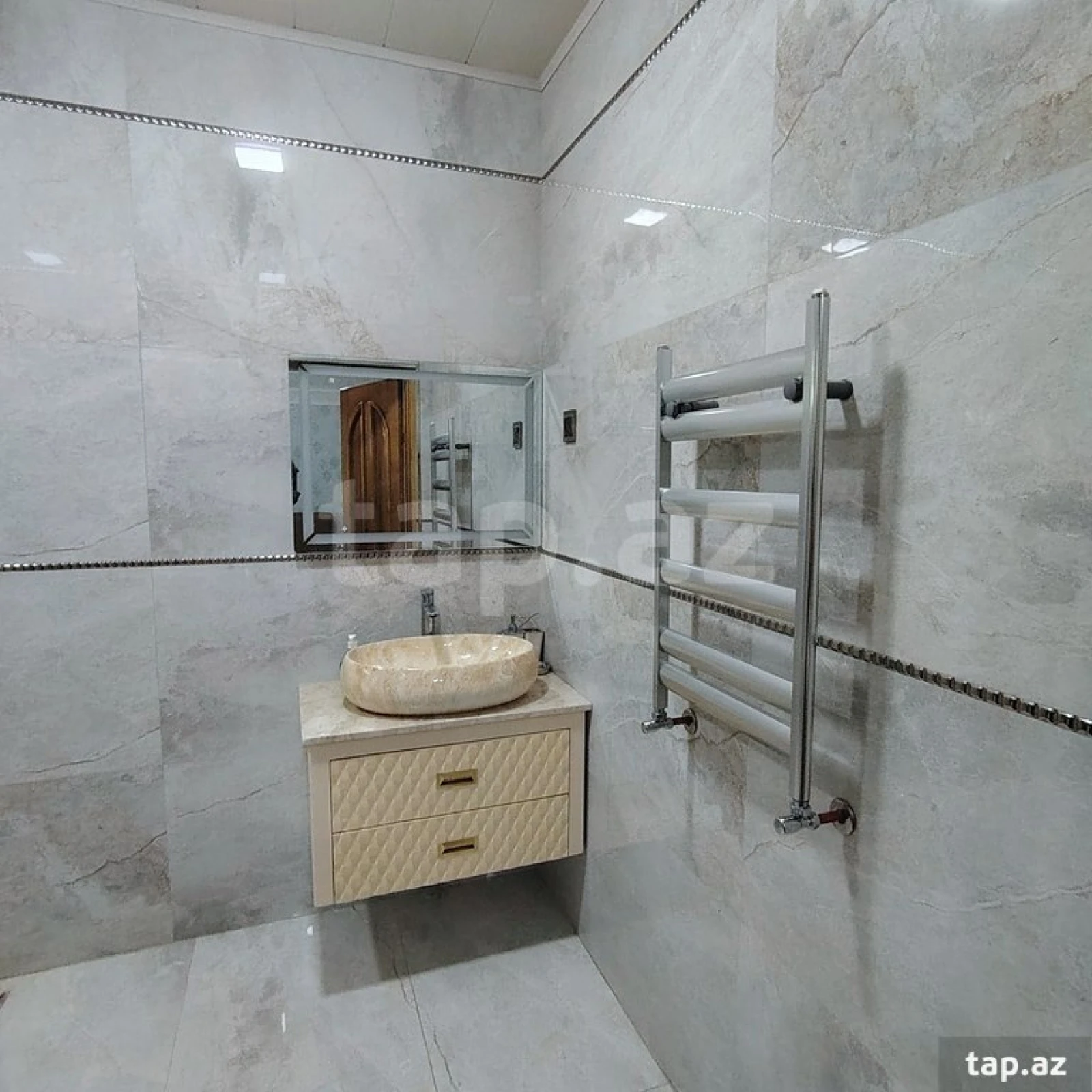 Kirayə verilir 6 otaqlı həyət evi