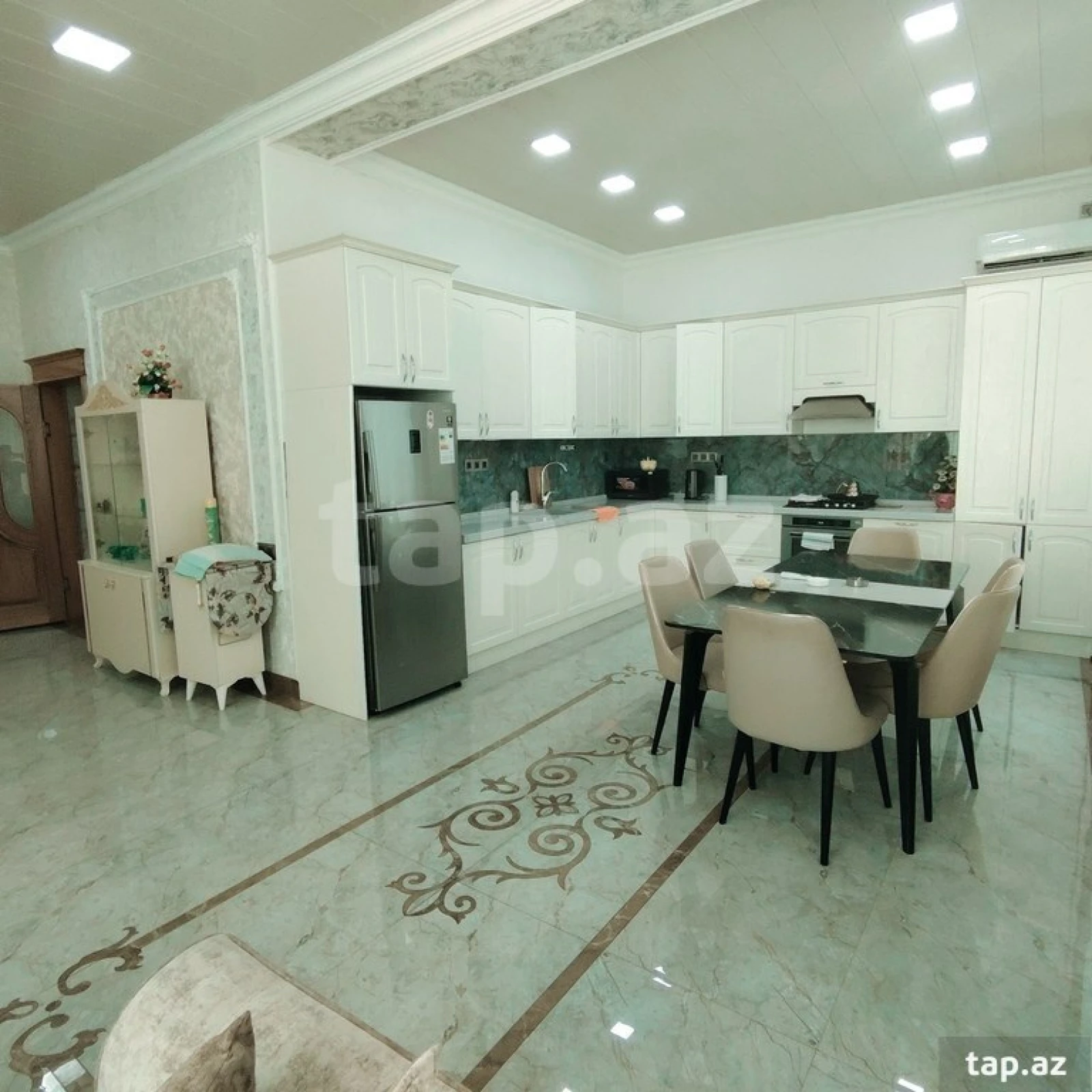 Kirayə verilir 6 otaqlı həyət evi