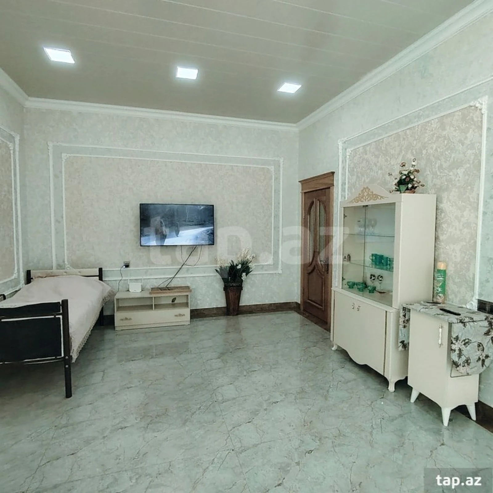 Kirayə verilir 6 otaqlı həyət evi