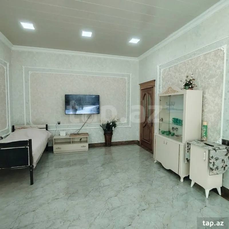 Kirayə verilir 6 otaqlı həyət evi