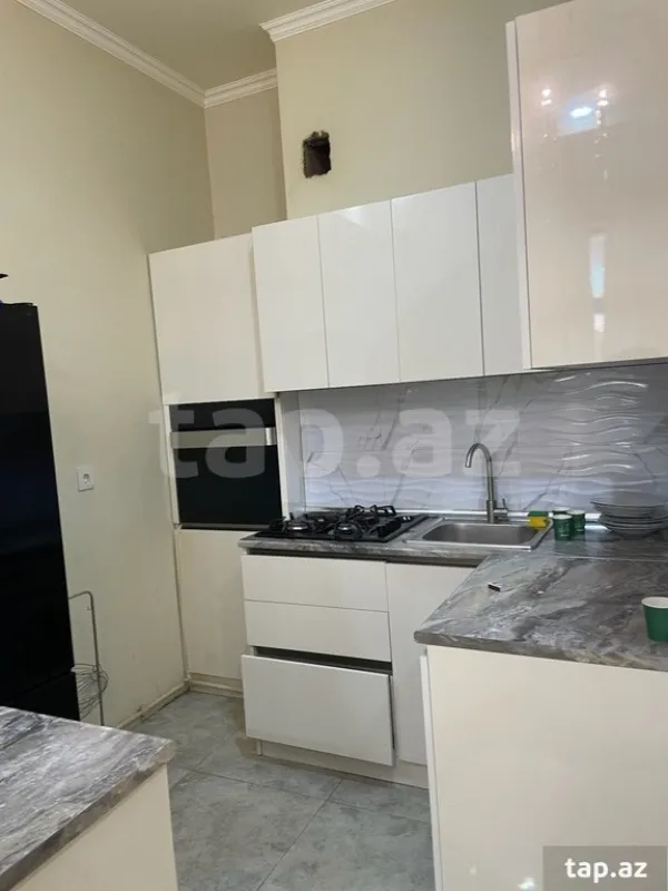 Kirayə verilir 2 otaqlı yeni tikili 75 m²