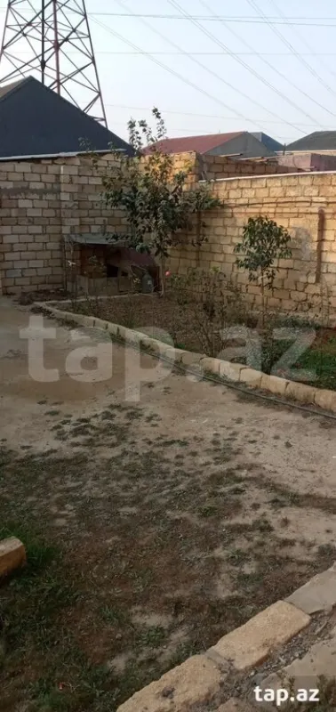 Satılır 5 otaqlı həyət evi