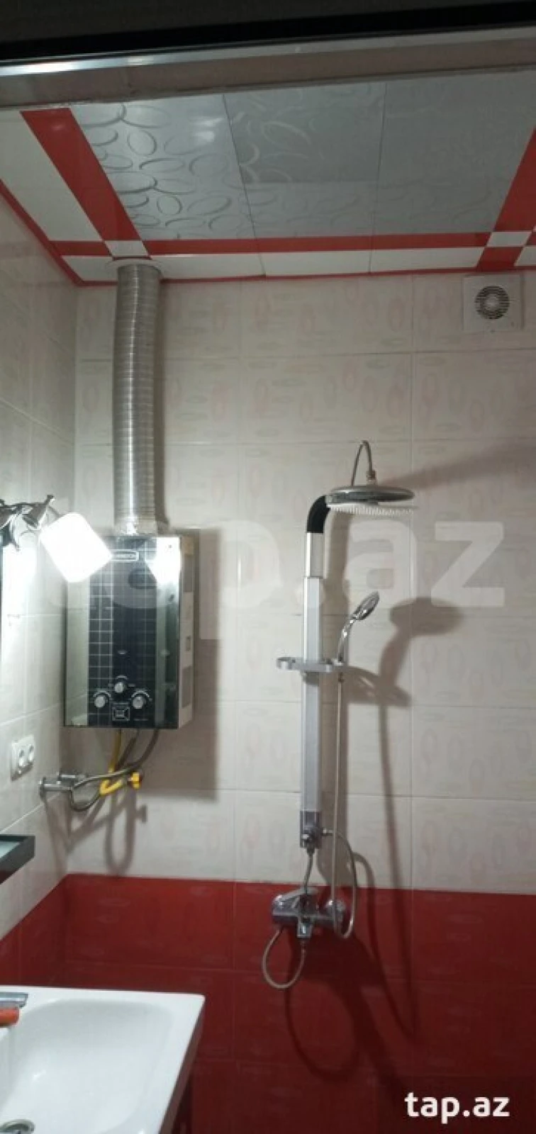 Satılır 5 otaqlı həyət evi