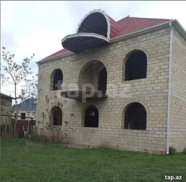 Satılır 7 otaqlı həyət evi