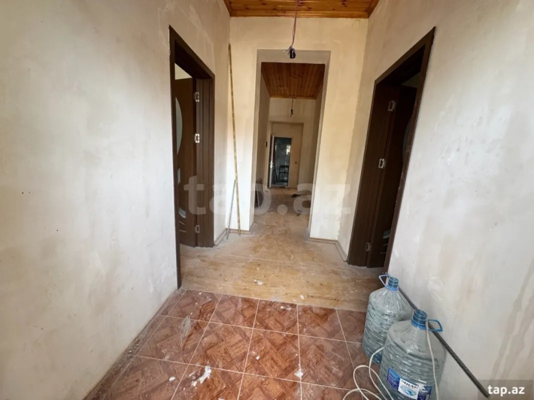 Satılır 4 otaqlı həyət evi