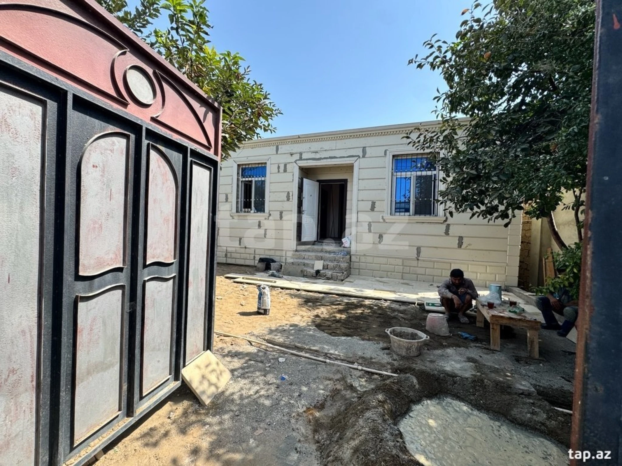 Satılır 4 otaqlı həyət evi