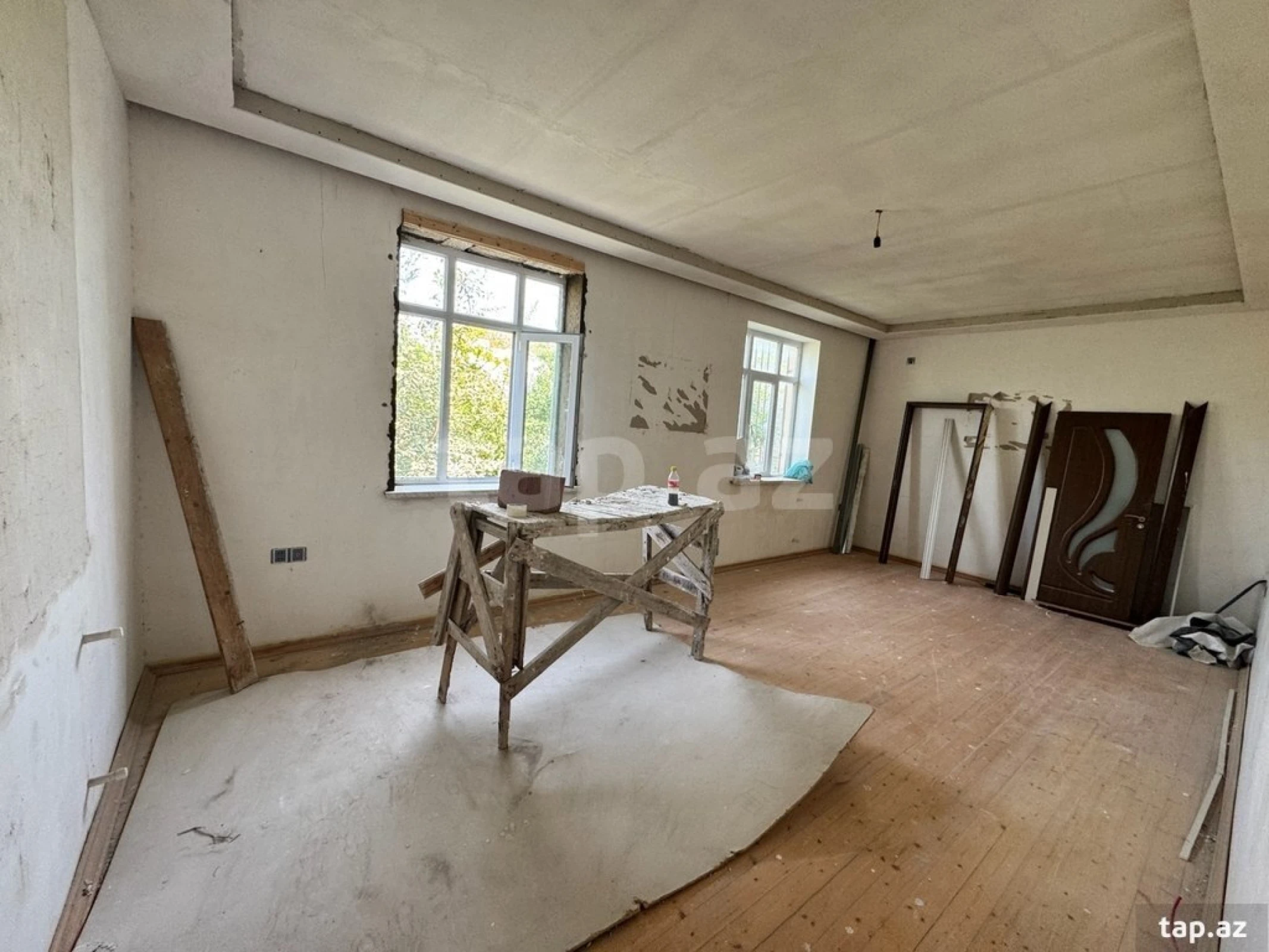 Satılır 4 otaqlı həyət evi