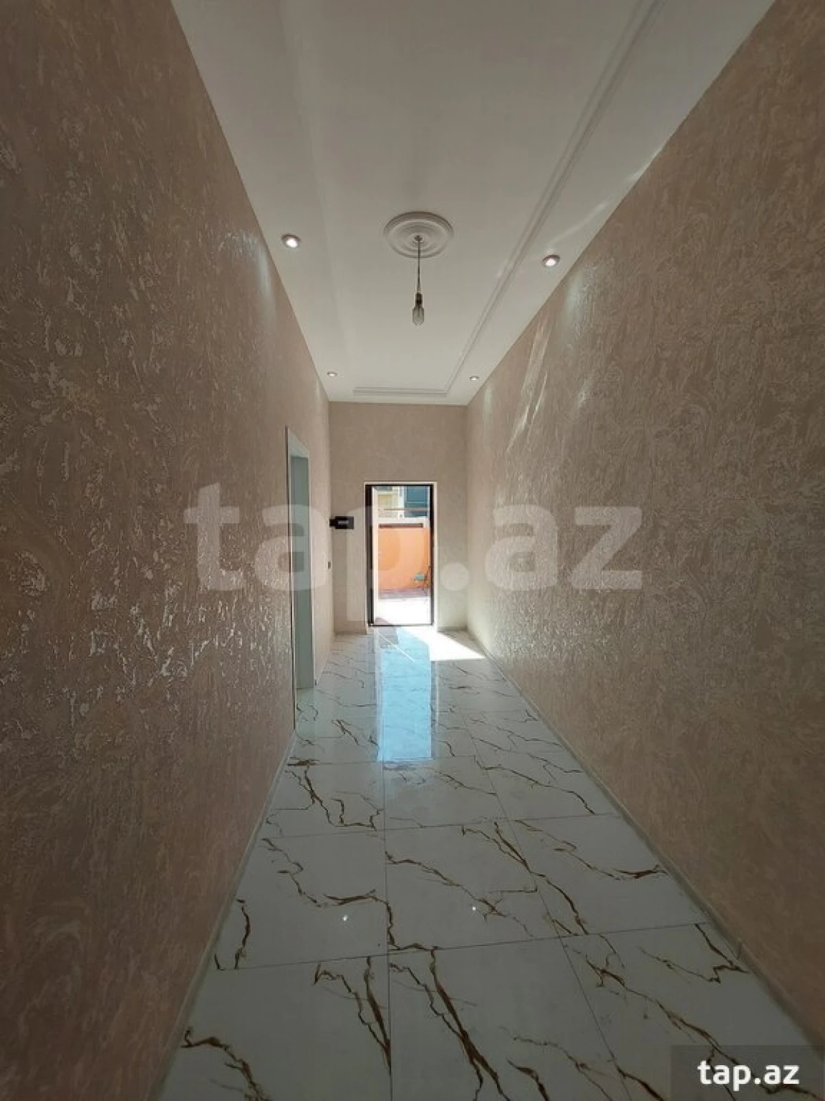 Satılır 4 otaqlı həyət evi