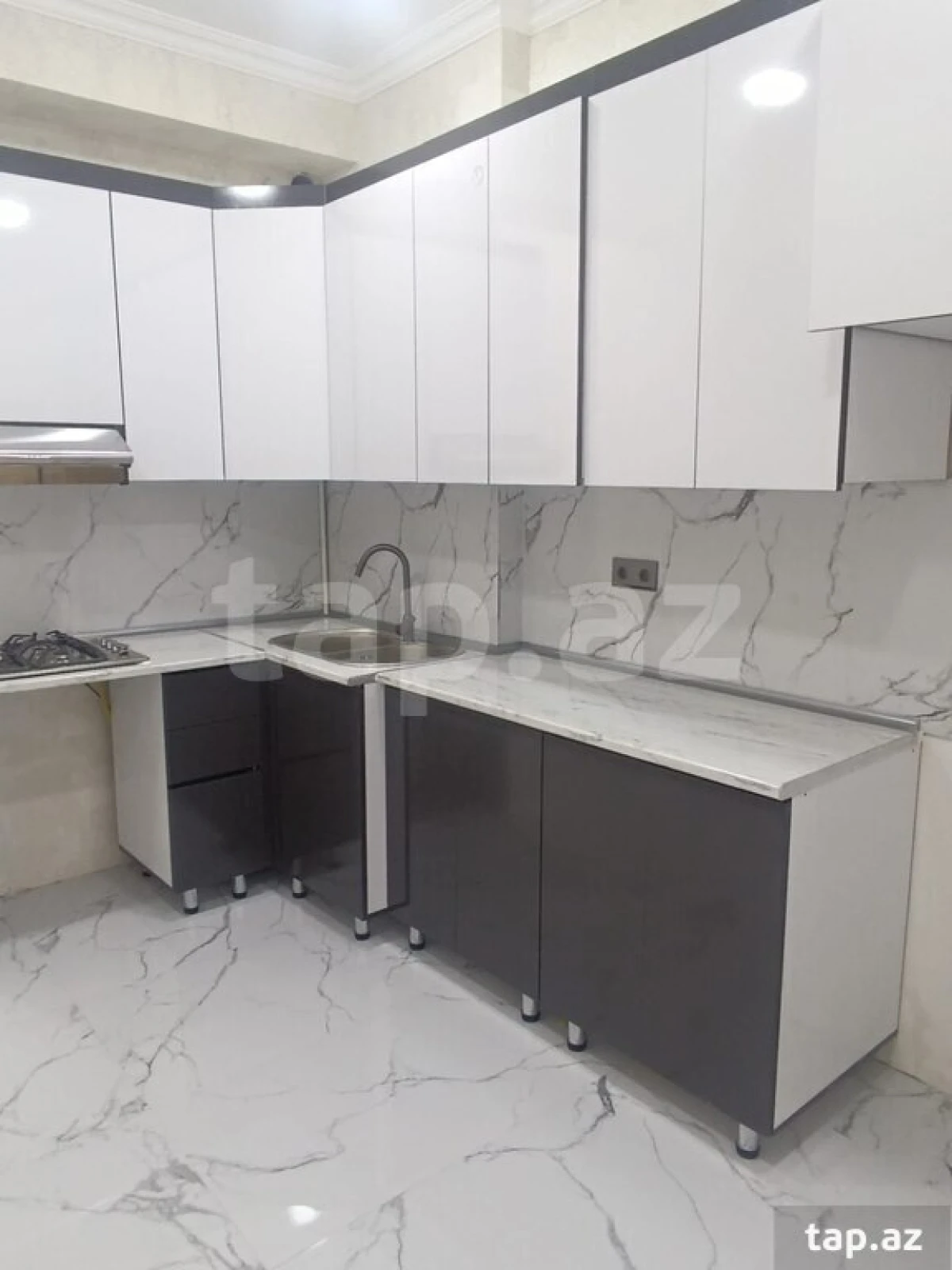 Satılır 2 otaqlı yeni tikili 74 m²