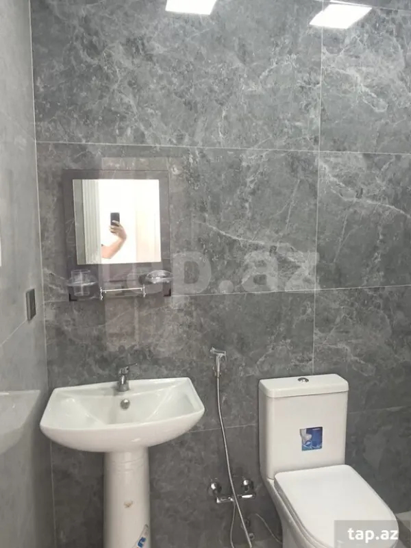Satılır 2 otaqlı yeni tikili 74 m²