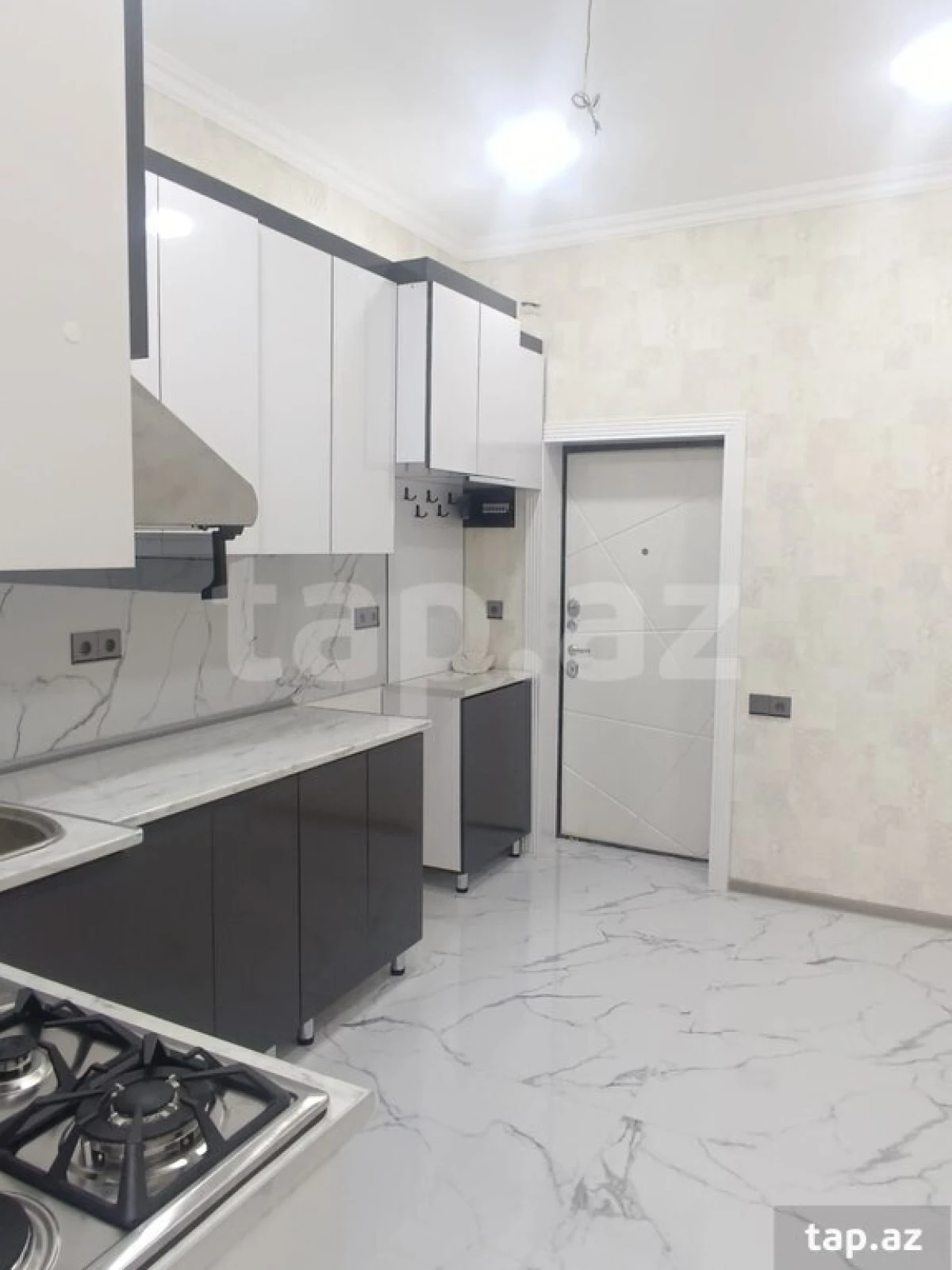 Satılır 2 otaqlı yeni tikili 74 m²