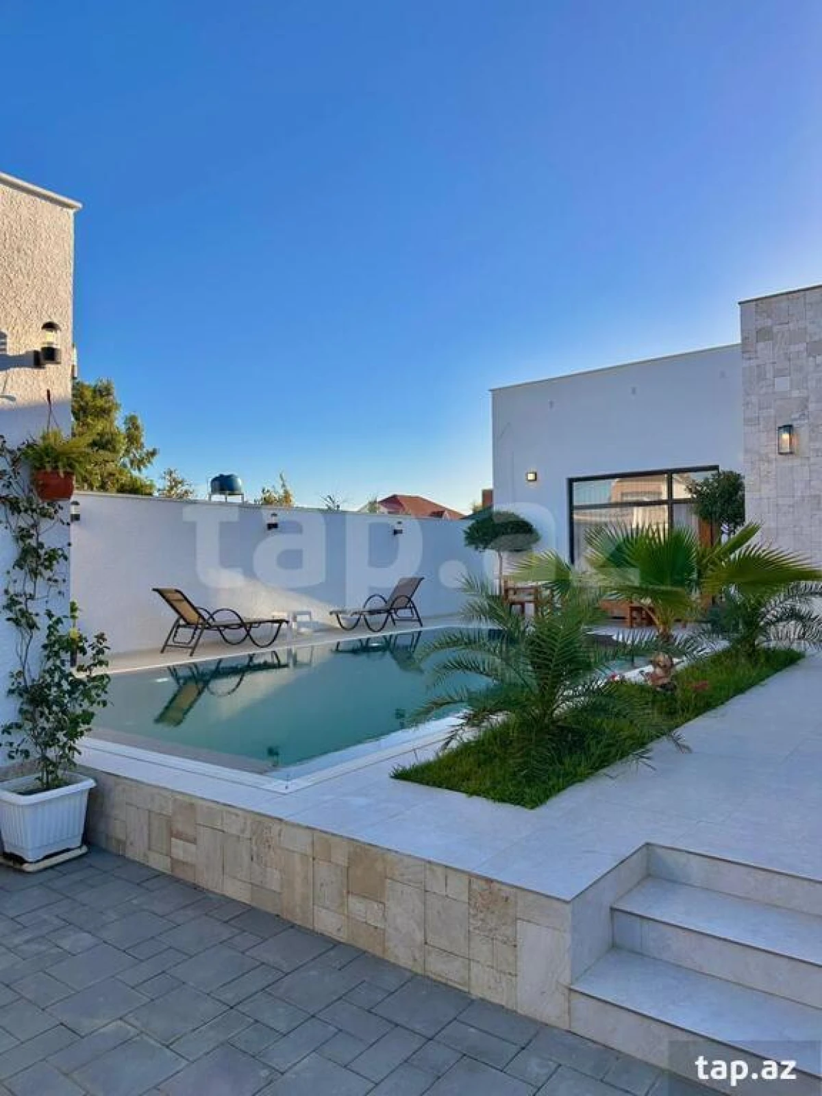 Satılır 4 otaqlı həyət evi