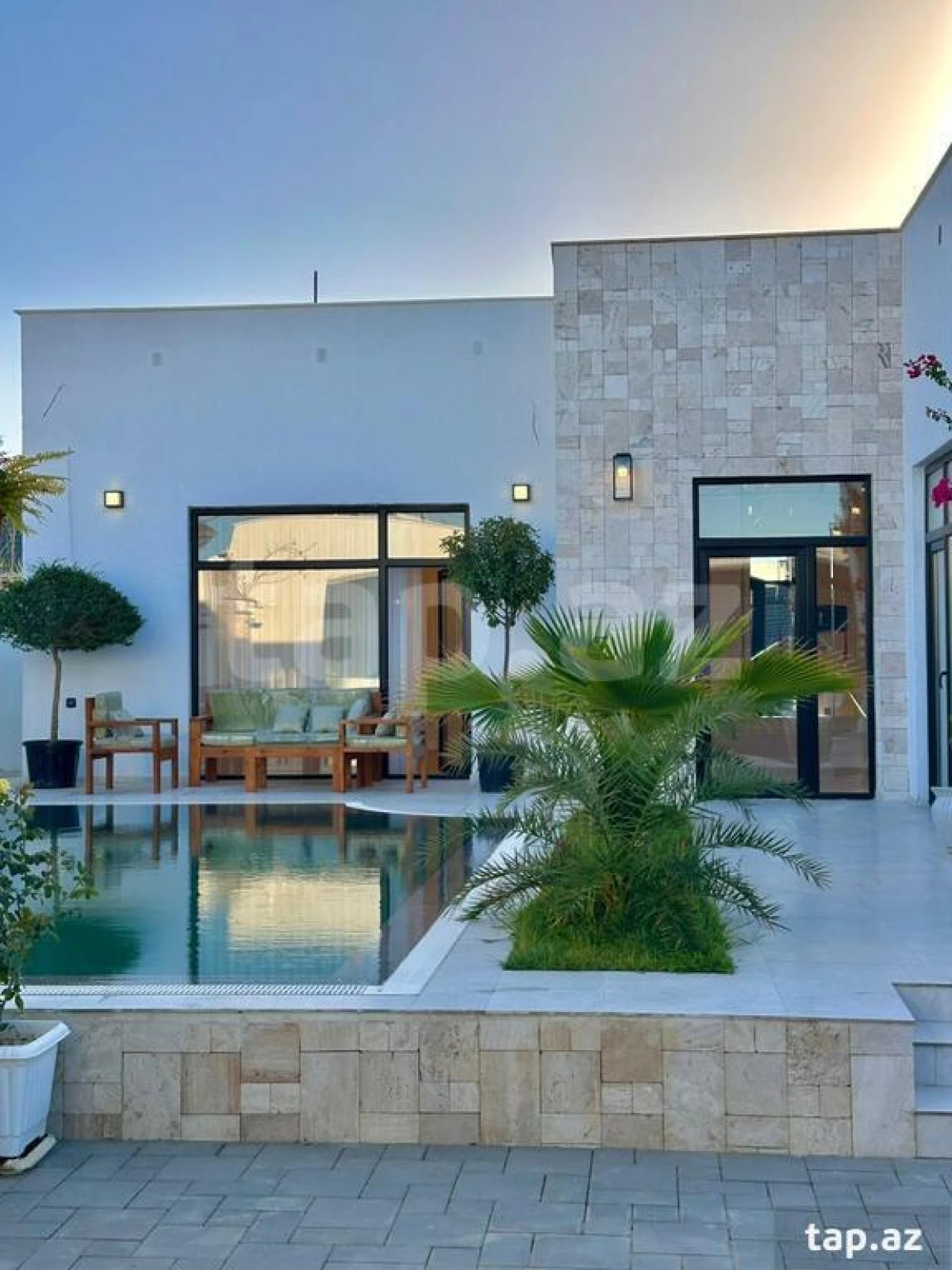 Satılır 4 otaqlı həyət evi