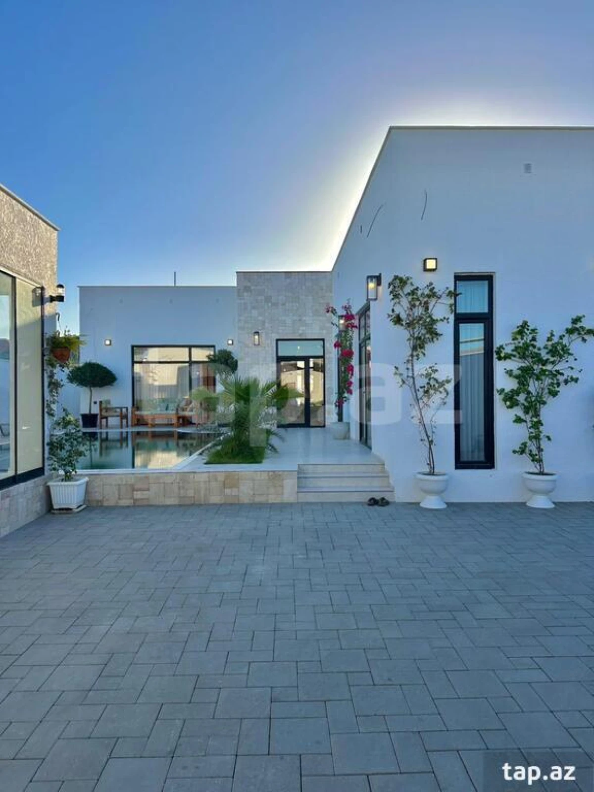 Satılır 4 otaqlı həyət evi