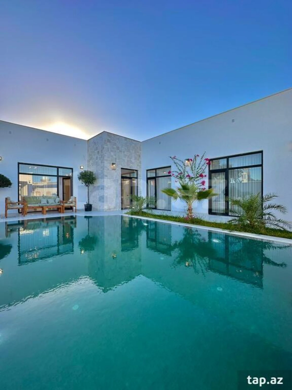 Satılır 4 otaqlı həyət evi