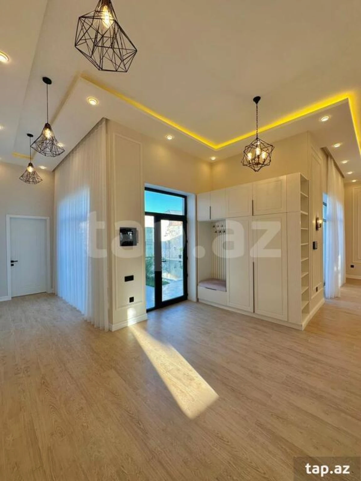 Satılır 4 otaqlı həyət evi