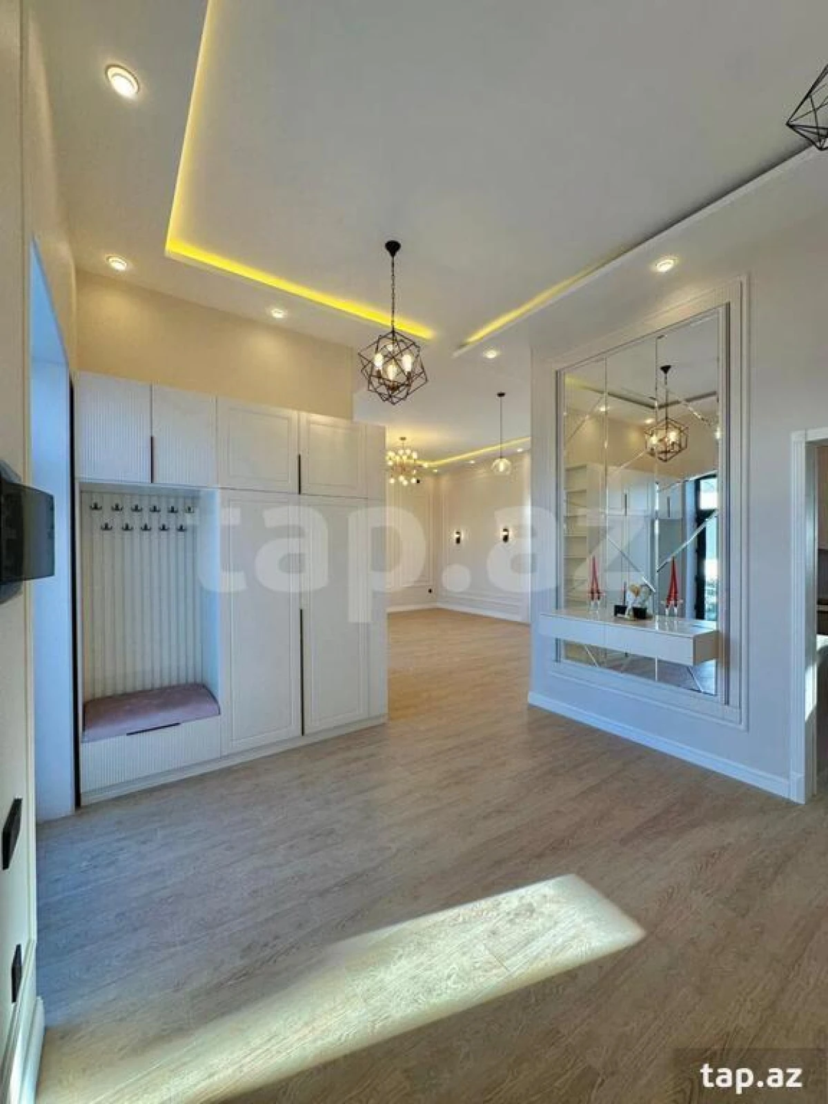 Satılır 4 otaqlı həyət evi