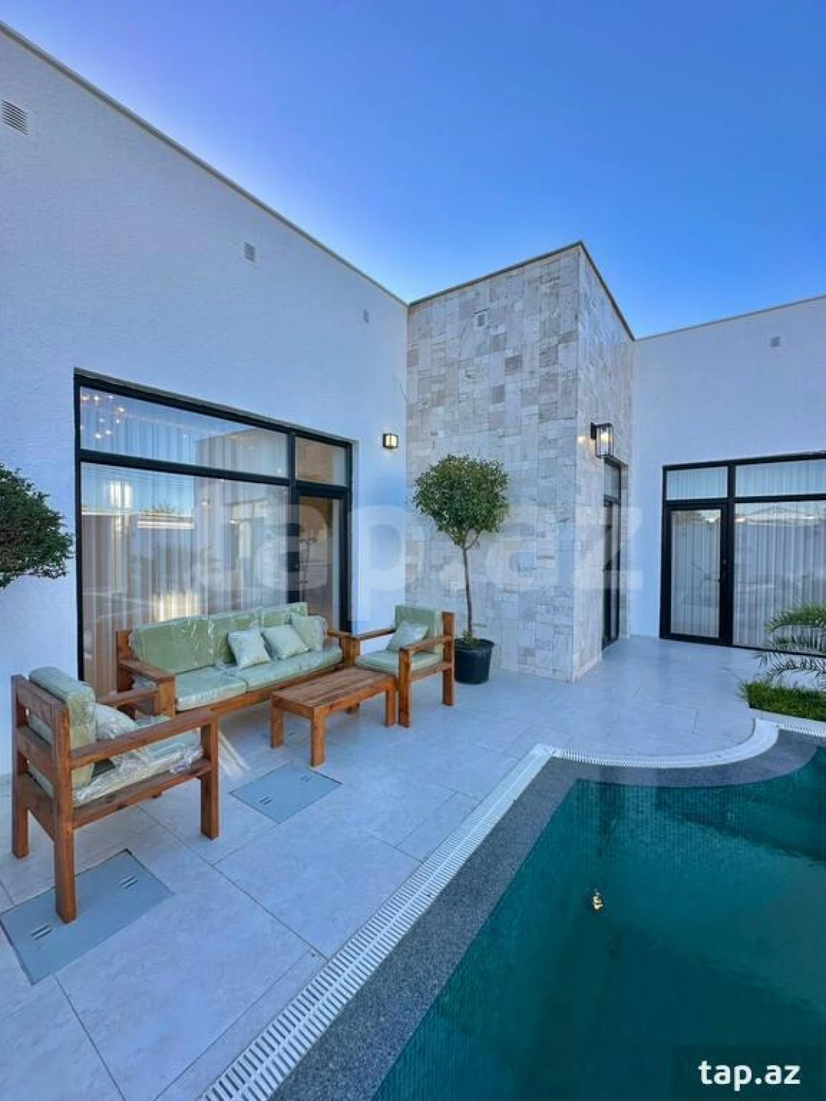 Satılır 4 otaqlı həyət evi