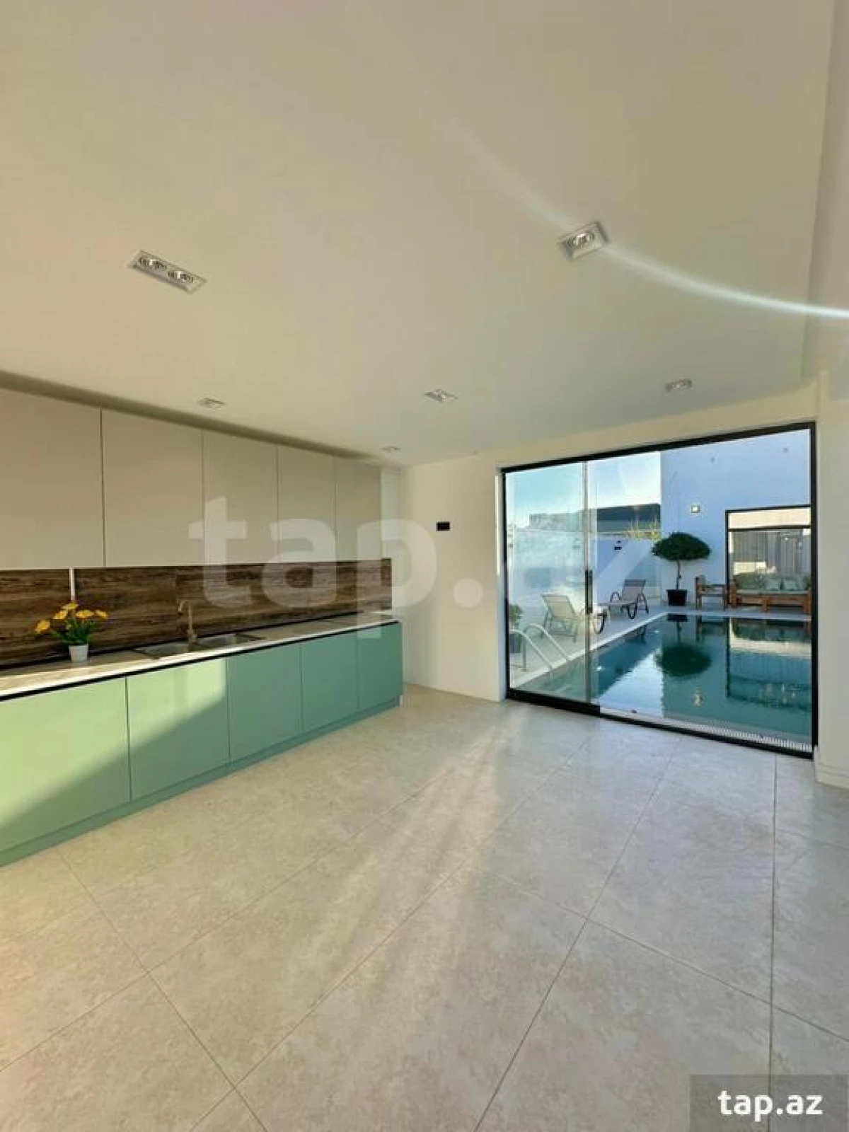 Satılır 4 otaqlı həyət evi