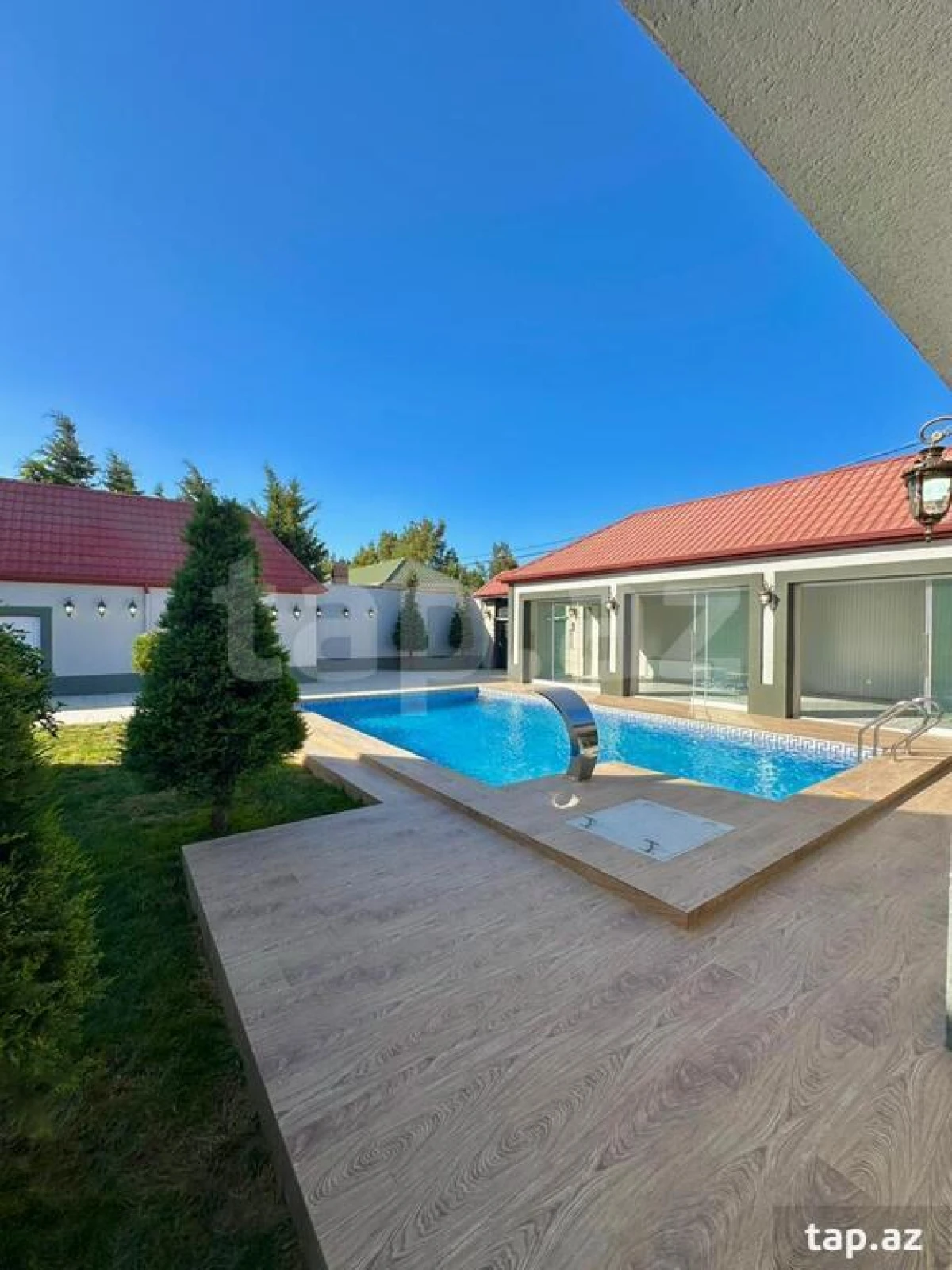 Satılır 5 otaqlı həyət evi