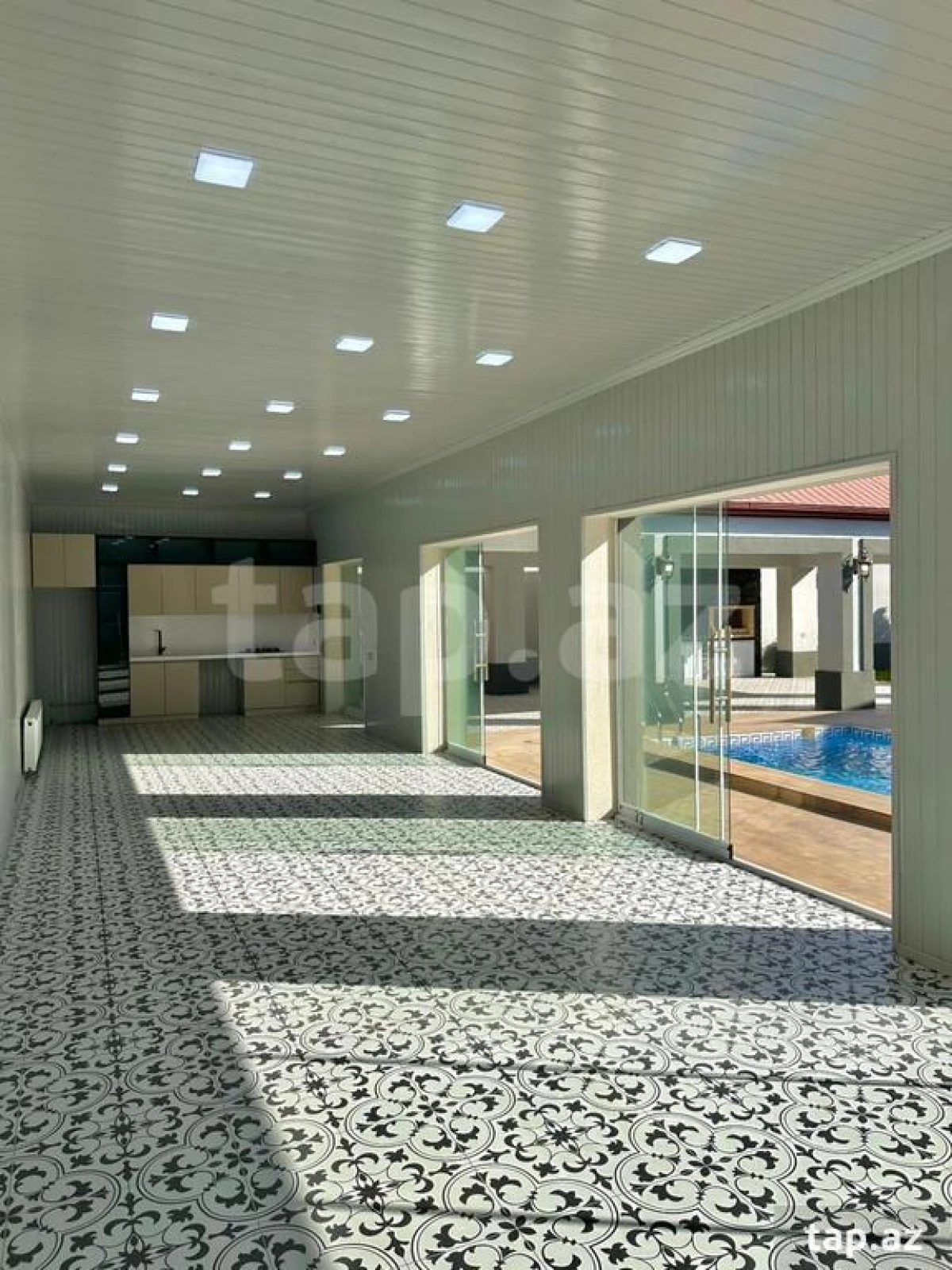 Satılır 5 otaqlı həyət evi